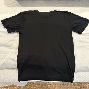 Men’s lulu black shirt - medium
